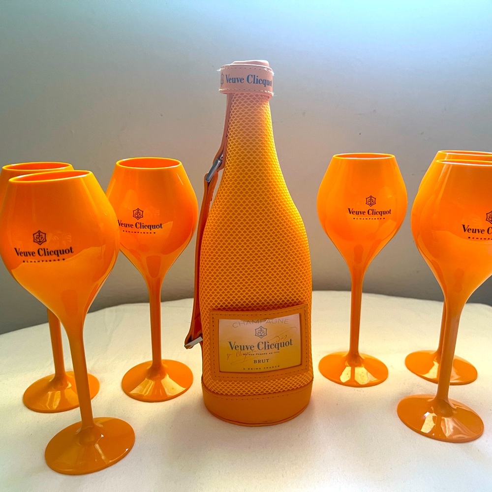Veuve Clicquot Acrylic glasses and champagne cooling sleeve